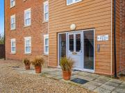 2 bedroom ground flat for sale