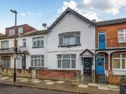 2 bedroom ground flat for sale