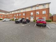 2 bedroom ground flat for sale