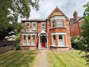 2 bedroom ground flat for sale