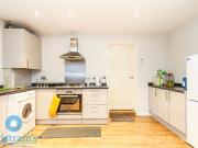 2 Bedroom Ground Flat House to Rent