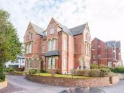 2 bedroom ground flat to rent