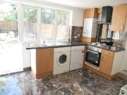 2 bedroom ground flat to rent