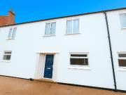 2 bedroom ground flat to rent