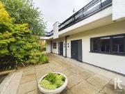 2 bedroom ground flat to rent