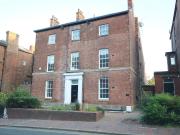 2 bedroom ground flat to rent
