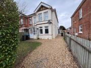 2 bedroom ground flat to rent