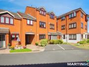 2 bedroom ground floor flat for rent in Arbor Court,...