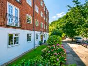 2 bedroom ground floor flat for rent in Blenheim Court,...