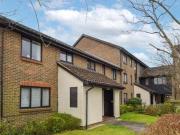 2 Bedroom Ground Floor Flat For Rent In Horley, Surrey