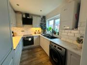 2 bedroom ground floor flat for rent in Isca Road,...