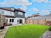 2 bedroom ground floor flat for rent in Richmond Park...