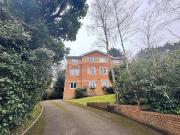 2 bedroom ground floor flat for rent in Surrey Road,...