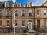 2 bedroom ground floor flat for sale in 27/1 Albany...