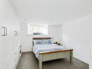 2 bedroom ground floor flat for sale in Bath Road,...