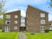 2 bedroom ground floor flat for sale in Bradwell Road,...