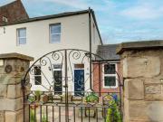 2 Bedroom Ground Floor Flat For Sale In Castle Square,...