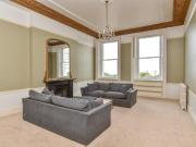 2 bedroom ground floor flat for sale in Chichester...