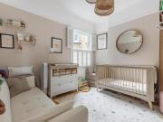 2 bedroom ground floor flat for sale in Dunstans Road,...
