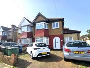 2 Bedroom Ground Floor Flat For Sale In Edgware, Middlesex