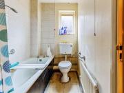 2 bedroom ground floor flat for sale in Elmhurst Court,...