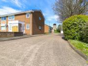 2 bedroom ground floor flat for sale in Poplar Drive,...