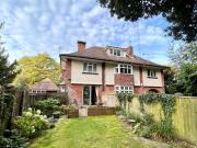 2 Bedroom Ground Floor Flat For Sale In Talbot Woods, Dorset