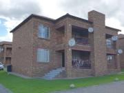 2 Bedroom Ground floor unit with Full Bathroom & double...