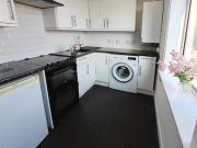 2 bedroom ground maisonette to rent