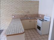 2 Bedroom Handy to Rail and CBD