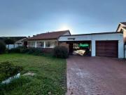 2 bedroom house at hazel park to ren.