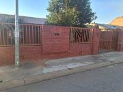 2 bedroom house available for rent in zola
