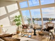 2 bedroom house boat to rent