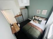 2 Bedroom House Bristol Bristol 92817953