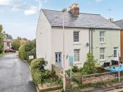 2 Bedroom House Chichester West Sussex 98154265