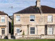 2 Bedroom House Corsham Wiltshire 92543925