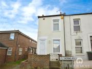 2 bedroom house for rent in St. Thomas Road, Northfleet,...