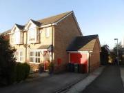 2 bedroom house for rent in Stead Hill Way, Thackley,...