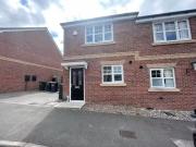 2 bedroom house for rent in Woodend Drive, Shipley, West...