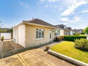 2 bedroom house for sale in Atholl Drive, Giffnock,...