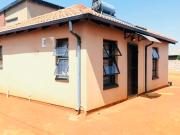 2 Bedroom House For Sale in Protea Glen