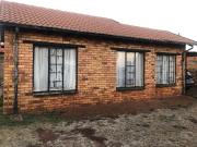 2 Bedroom House For Sale in Vosloorus