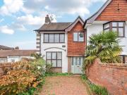 2 Bedroom House Gerrards Cross Buckinghamshire 98377555