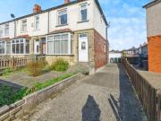 2 Bedroom House Huddersfield Kirklees 94330920