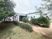 2 Bedroom House in Bromhof