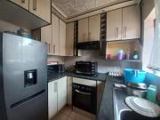 2 Bedroom House in Geelhoutpark