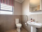 2 Bedroom House in Magalieskruin