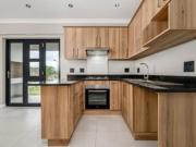 2 Bedroom House in Newton Park / 8 Reubin House, 52...