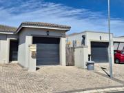 2 Bedroom House in Parklands North