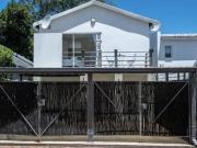 2 Bedroom House in Parktown North